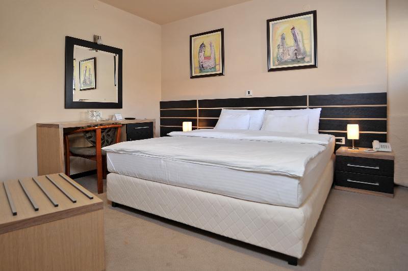 Hotel Zelengora Kragujevac Quarto foto
